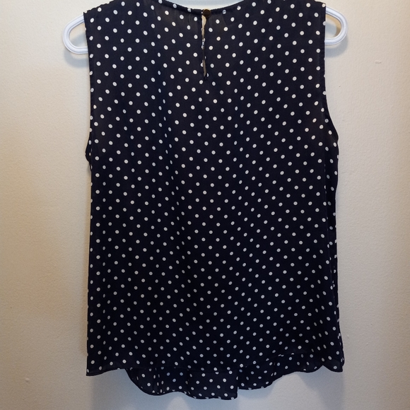 Jones New York Polka-dot Sleevless Blouse - Picture 4 of 4